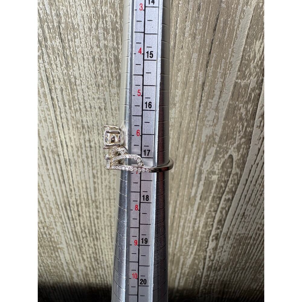 NEW 1ct Moissanite Crown Ring - 925 Sterling Silver, Sz 7 - Picture 4 of 8